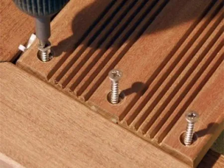 Les fixations apparentes