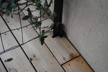 Découpage des lames pour faire passer le poteau métallique 2