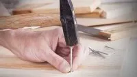 Vignette de l'article : Les vis et clips pour la fixation des lames