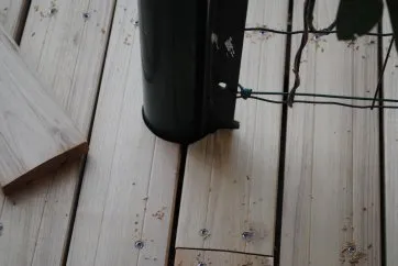 Découpage des lames pour faire passer le poteau métallique 1