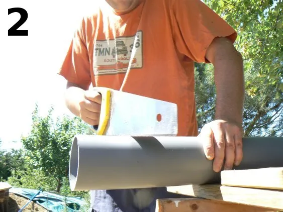 Découpage des coffrages dans un tube PVC standard