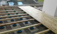 Vignette de l'article : Pose sur plots en PVC 