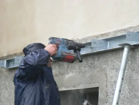 Fixation des poutres muralières