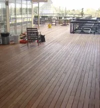 Vignette de l'article : Une terrasse pour le public sur étanchéité