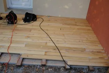 Fixation du reste des lames de platelage 1