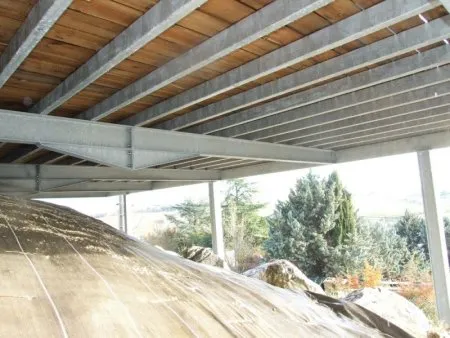 Terrasse sur structure métallique