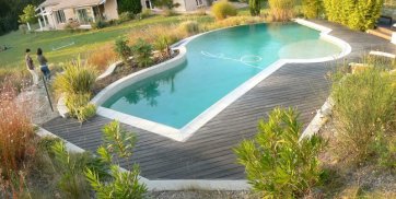 Piscine et terrasse en bois